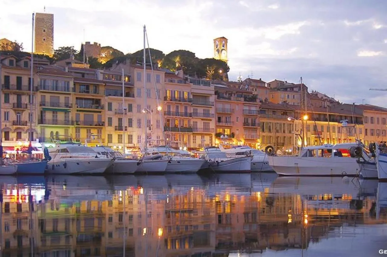 Romantic And New Apartment In The Famous Rue Meynadier In The Supercentre Of Cannes