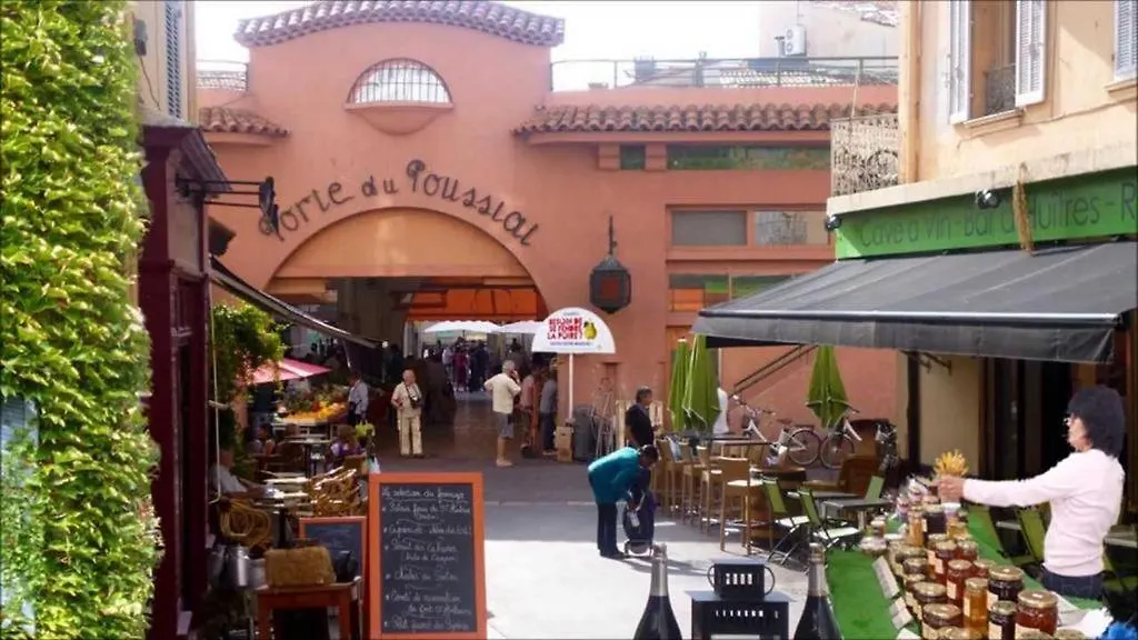 Romantic And New Apartment In The Famous Rue Meynadier In The Supercentre Of Cannes