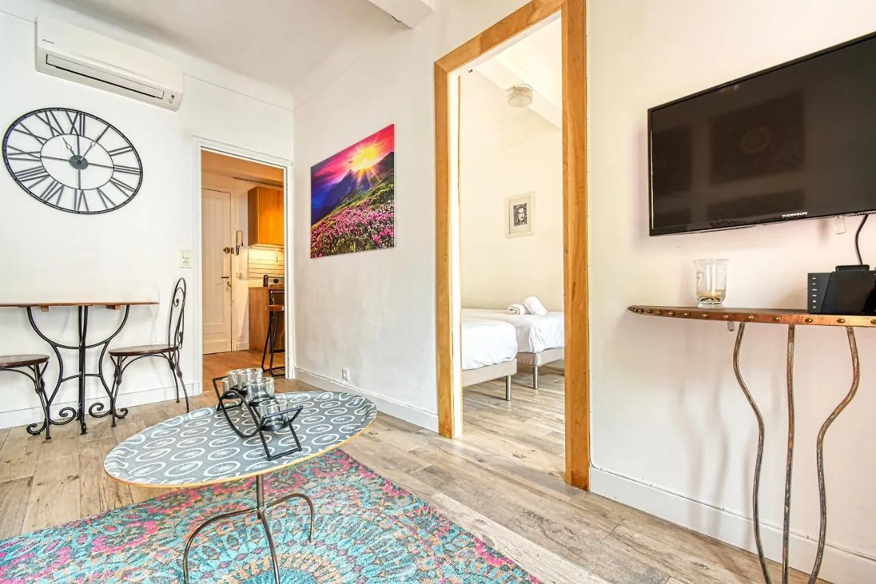 Romantic And New Apartment In The Famous Rue Meynadier In The Supercentre Of Cannes 0*,