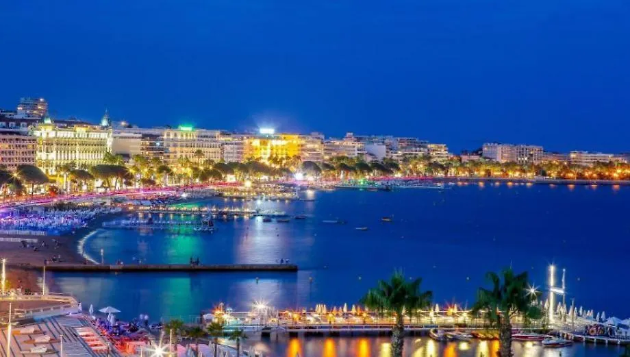 Romantic And New Apartment In The Famous Rue Meynadier In The Supercentre Of Cannes
